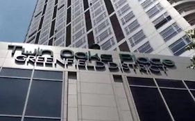 Twin Oaks Place West Tower